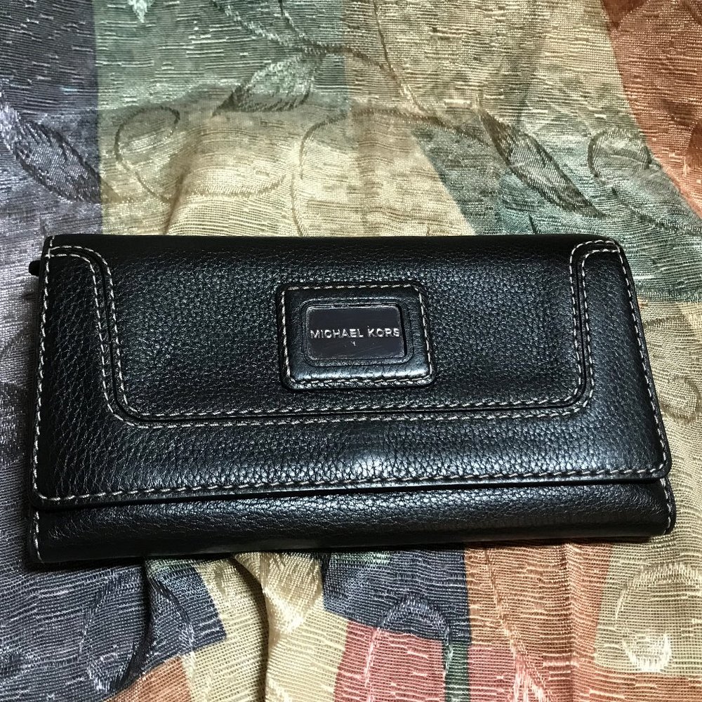 Michel Kors ~ Black Leather Wallet